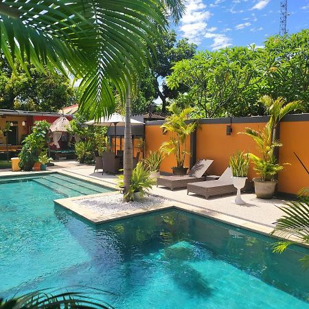 Dewi Sri Guesthouse マタラム エクステリア 写真