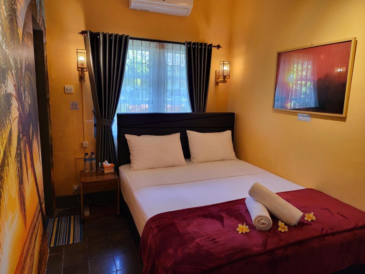 Dewi Sri Guesthouse マタラム エクステリア 写真
