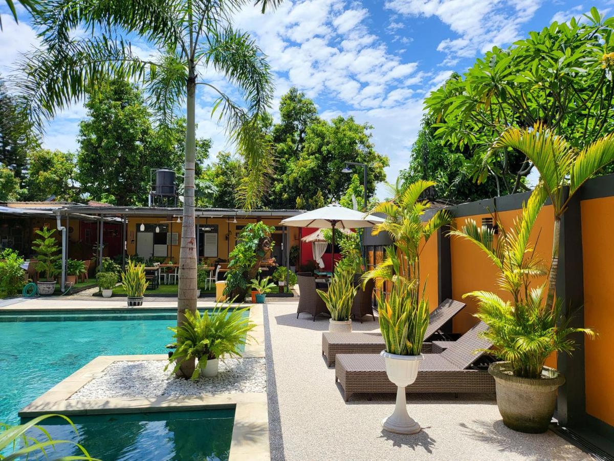 Dewi Sri Guesthouse マタラム エクステリア 写真