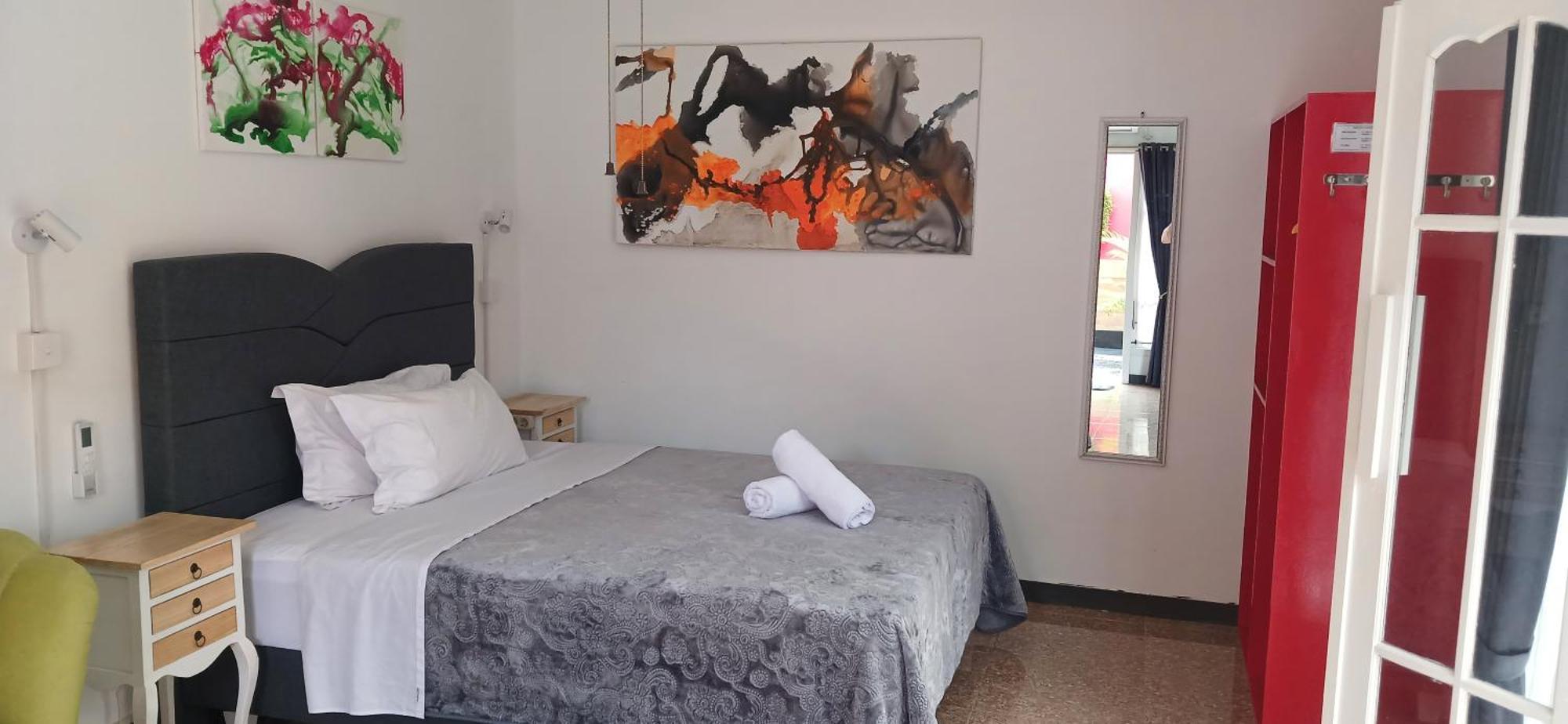 Dewi Sri Guesthouse マタラム エクステリア 写真
