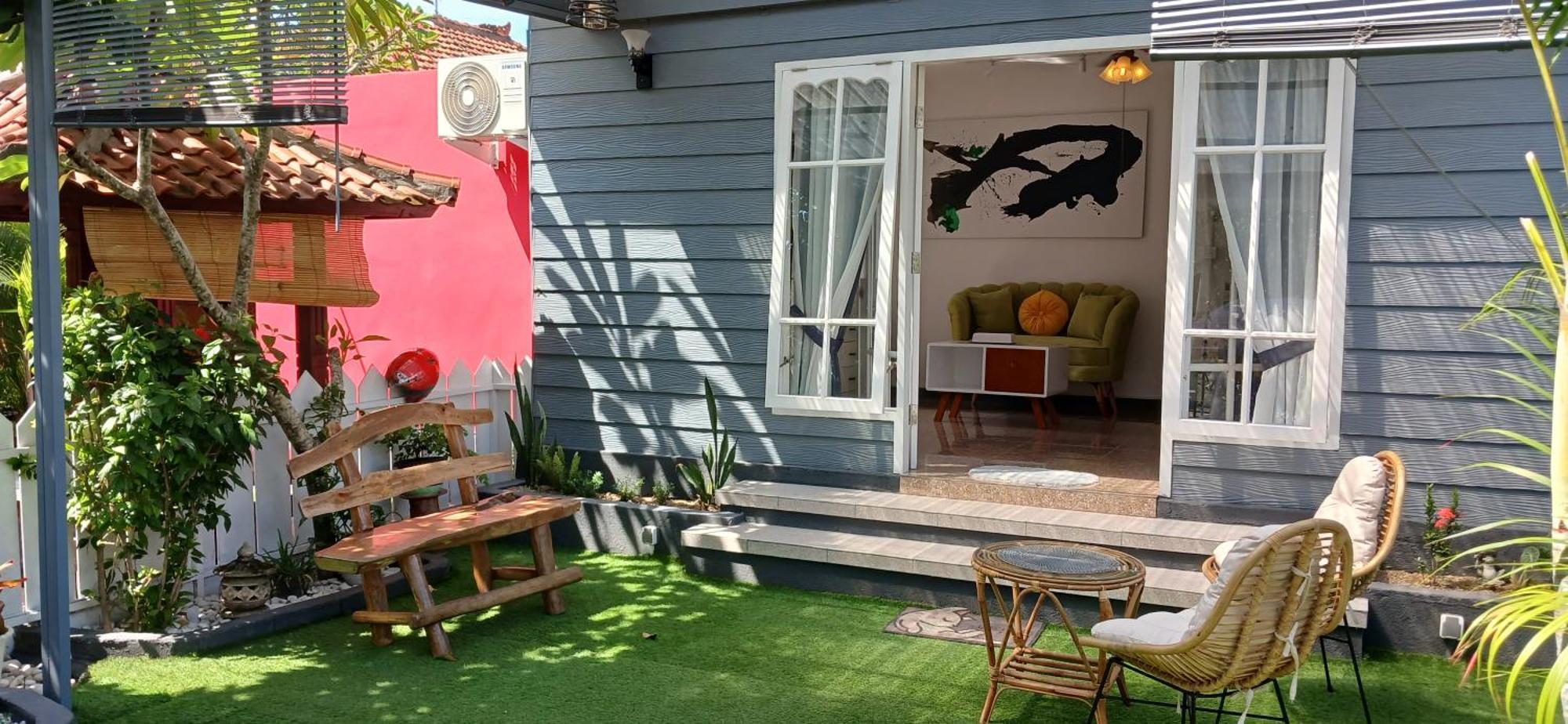 Dewi Sri Guesthouse マタラム エクステリア 写真