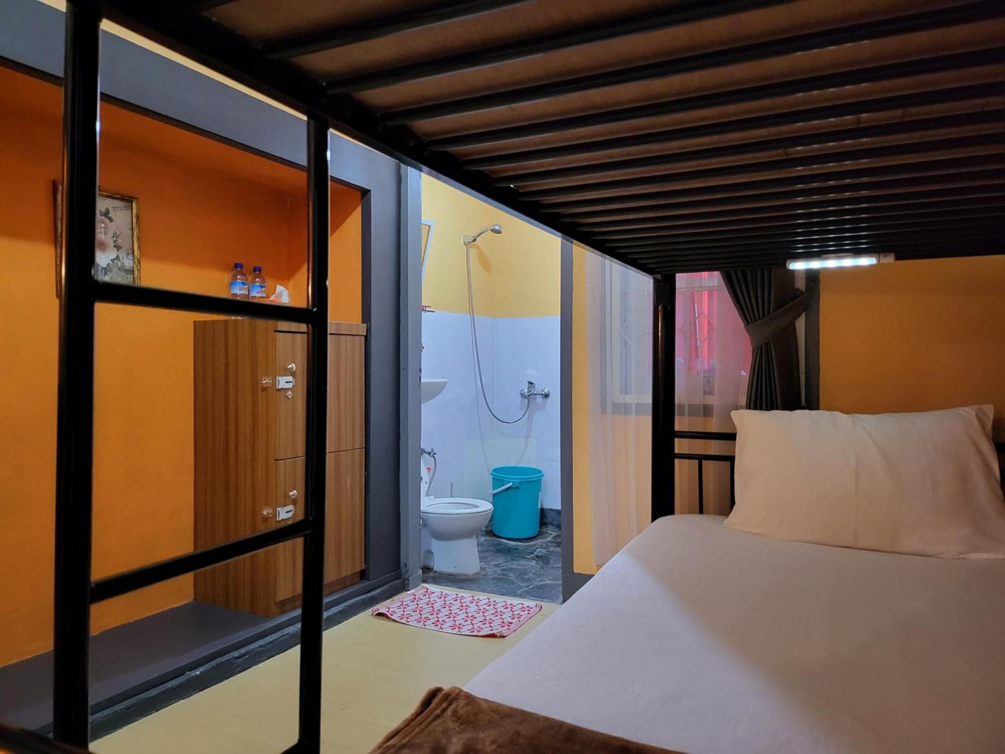 Dewi Sri Guesthouse マタラム エクステリア 写真