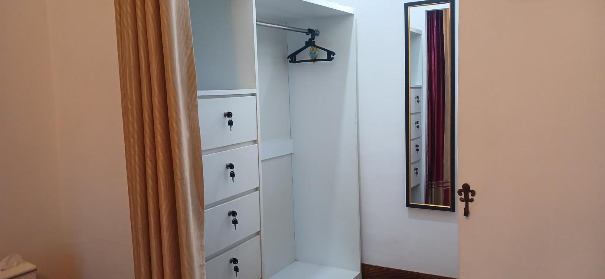 Dewi Sri Guesthouse マタラム エクステリア 写真