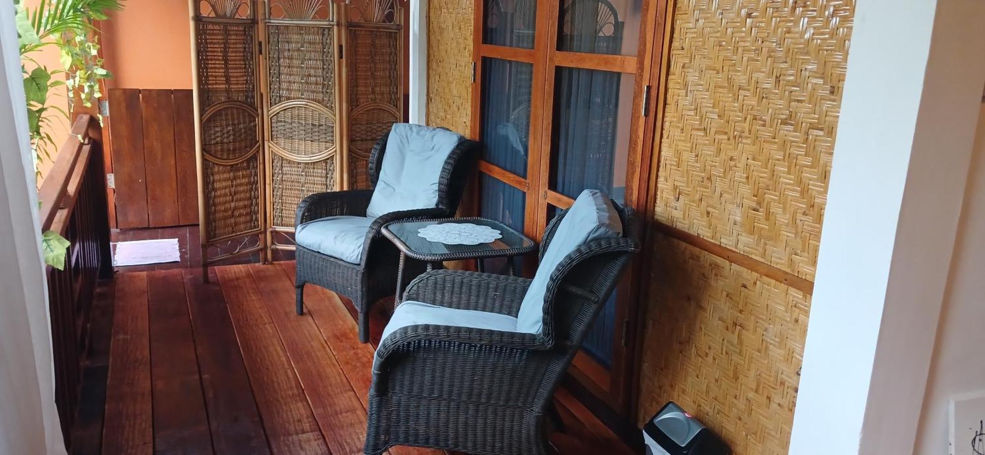Dewi Sri Guesthouse マタラム エクステリア 写真