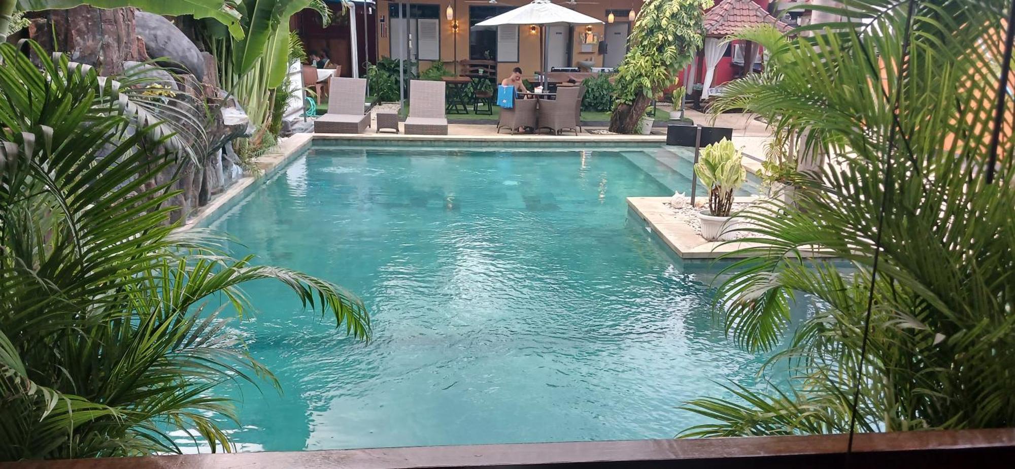 Dewi Sri Guesthouse マタラム エクステリア 写真