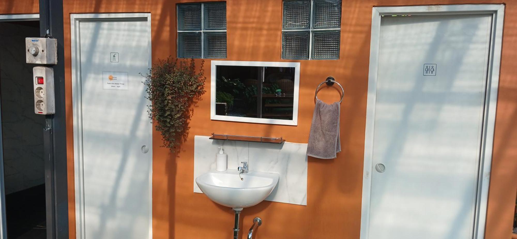 Dewi Sri Guesthouse マタラム エクステリア 写真