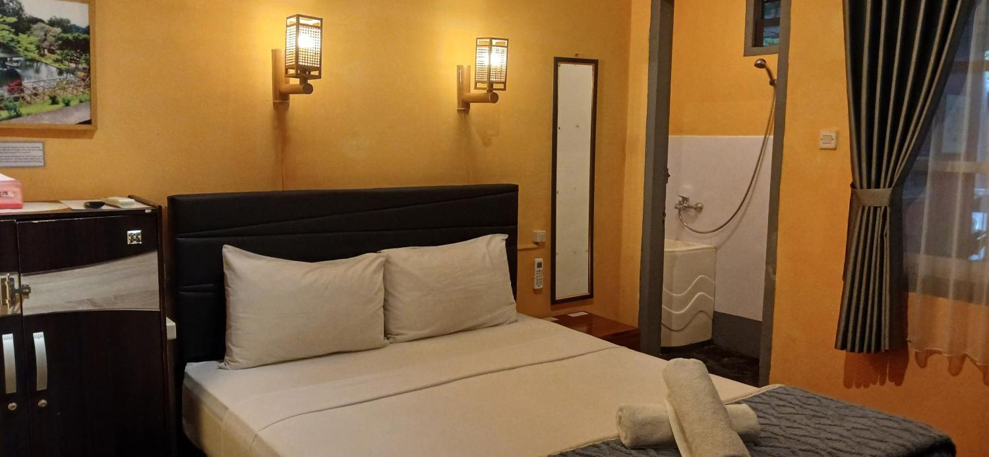 Dewi Sri Guesthouse マタラム エクステリア 写真