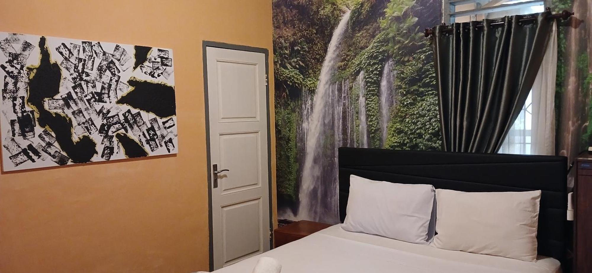 Dewi Sri Guesthouse マタラム エクステリア 写真