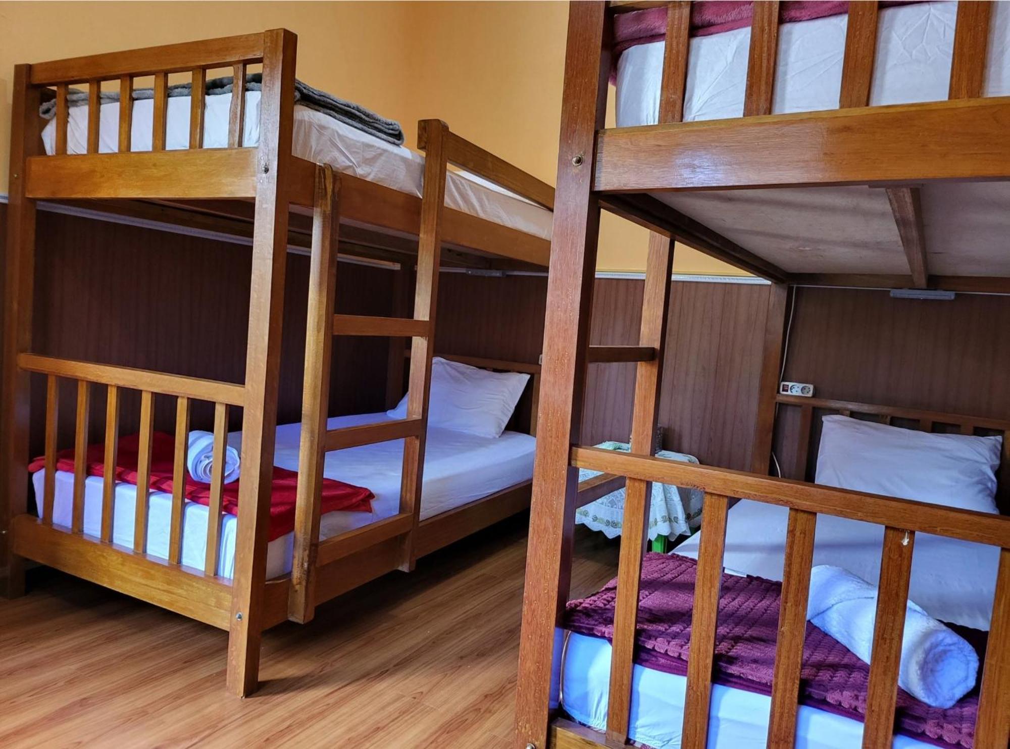 Dewi Sri Guesthouse マタラム エクステリア 写真