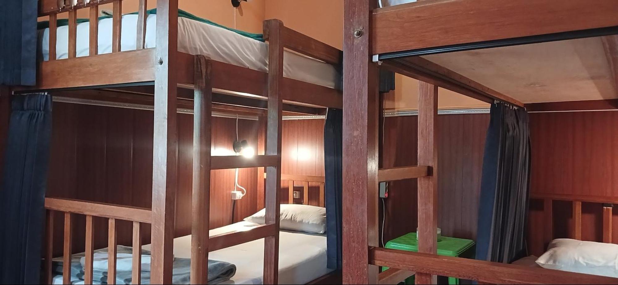 Dewi Sri Guesthouse マタラム エクステリア 写真