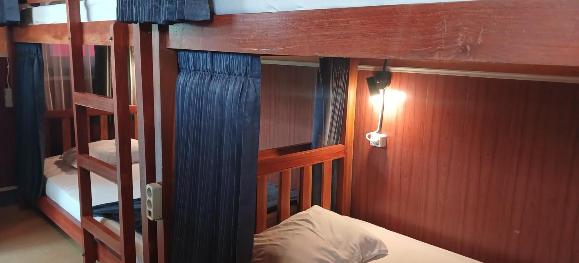 Dewi Sri Guesthouse マタラム エクステリア 写真