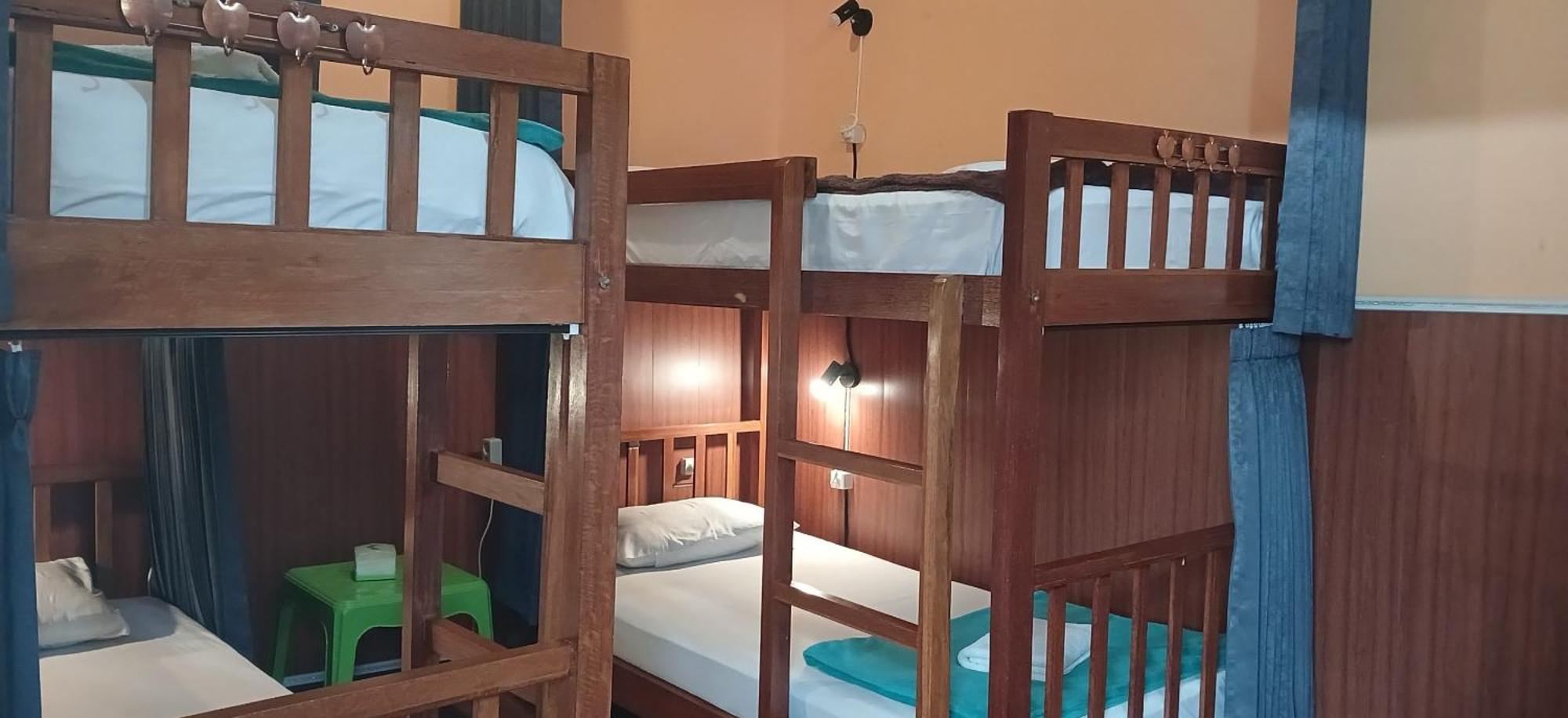 Dewi Sri Guesthouse マタラム エクステリア 写真